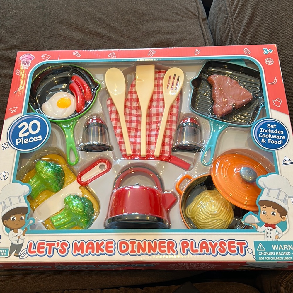 Dinner Playset -BRAND NEW-